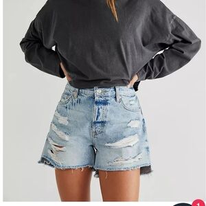 NWT FP Maggie Mid-Rise Light Wash Distressed Shorts